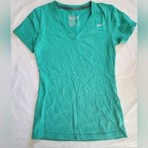 Nike Women’s Dri-FIT Teal V-Neck T-Shirt (sz xsmall)
